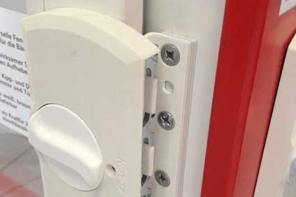 Einbruchschutz für Fenster ist ein wichtiger Schutz vor Einbrechern. Da diese ein immer häufigeres Ziel darstellen. Hier finden Sie heraus worauf man achten sollte.